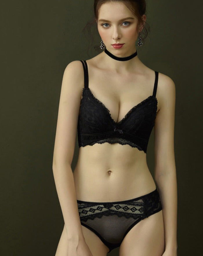 Classic Charm Lace Lingerie Set - Brown - Risette 