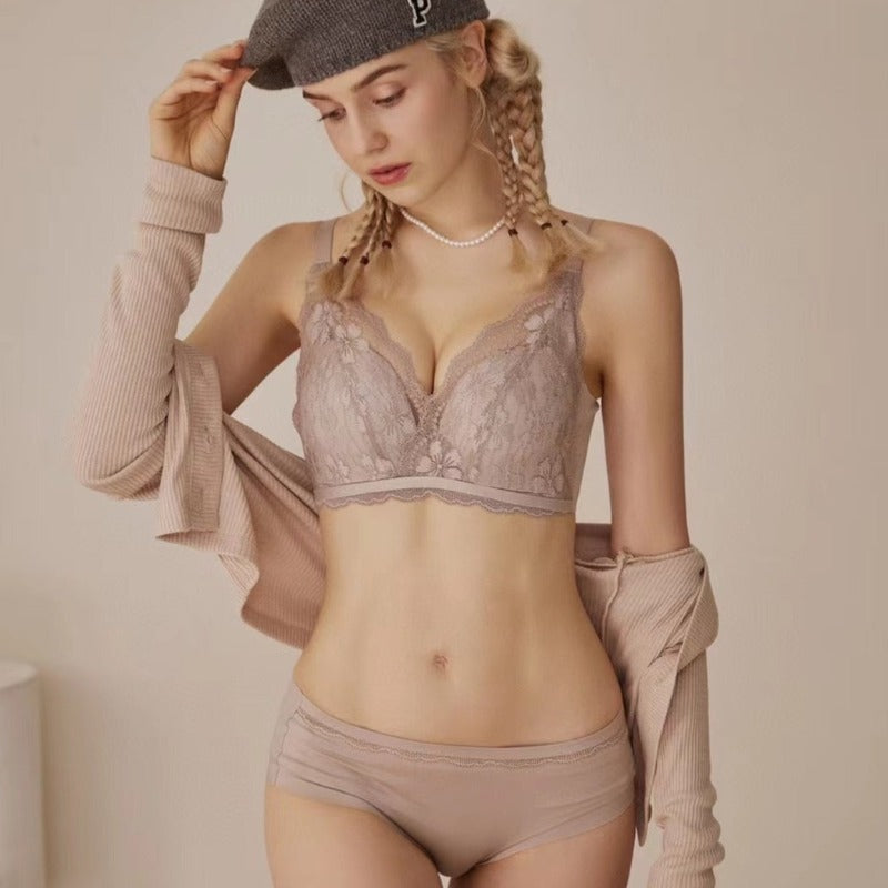 Sexy Laced Wireless Bra with Seamless Underwear Lingerie Set