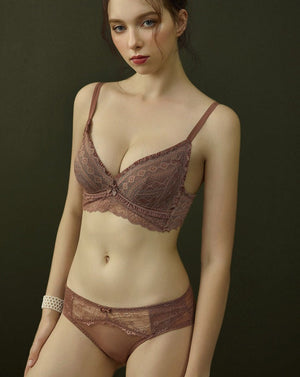Vintage Lace Lingerie Set- Wireless, Seamless, and Push-Up